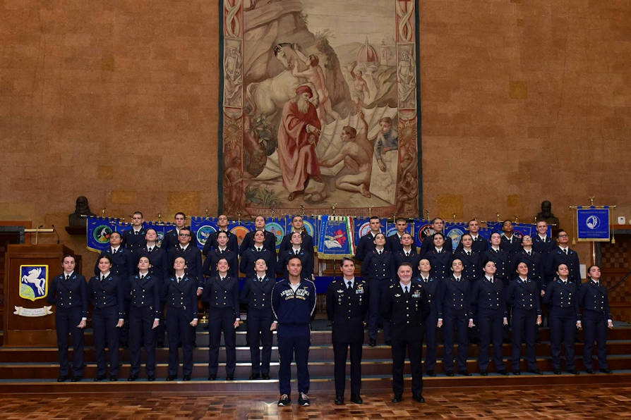 Scuola Militare Aeronautica Douhet consegnati gli spadini agli